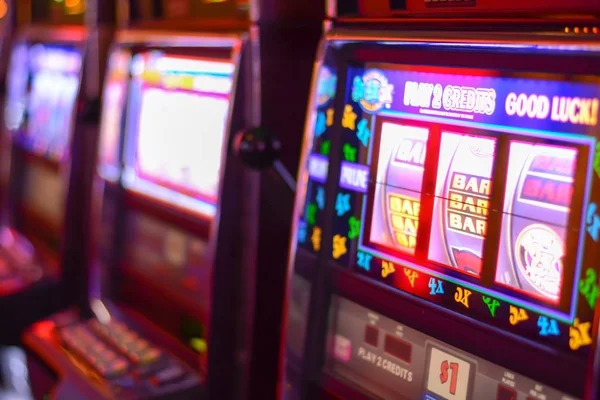 Money Train slot game interface on sl888 apk showing five reels and bonus features